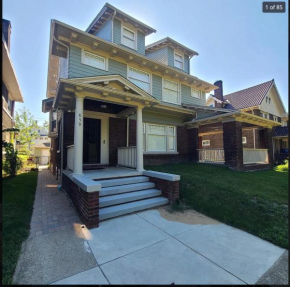 Beautiful Home Near Downtown & Cultural Gardens!